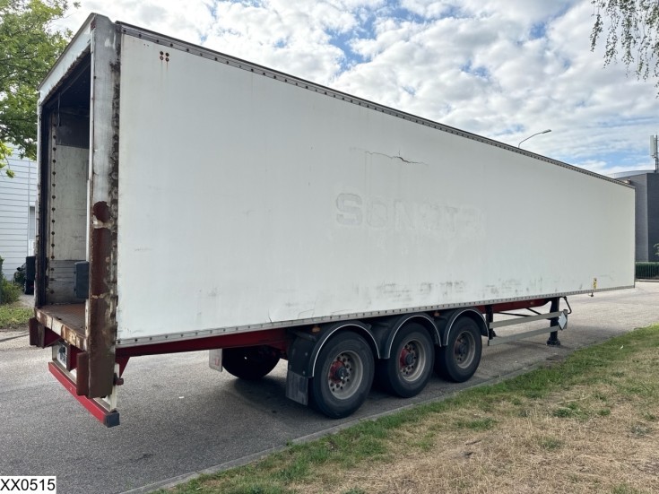General Trailers gesloten bak