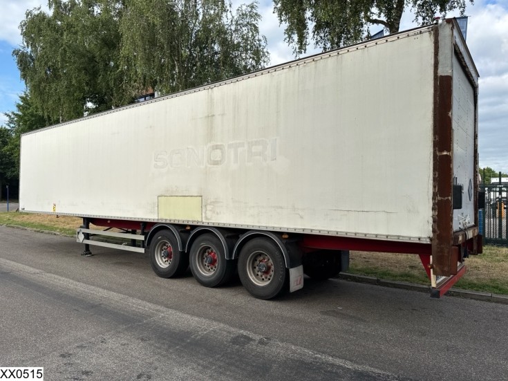 General Trailers gesloten bak