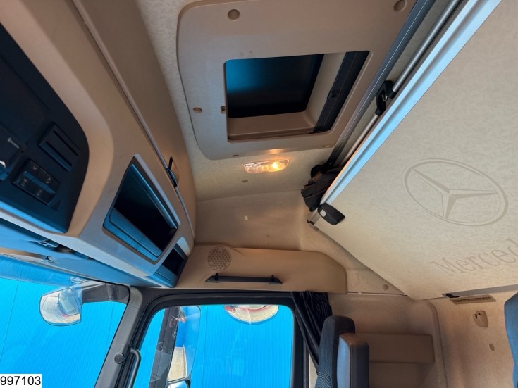 Mercedes Actros 1845