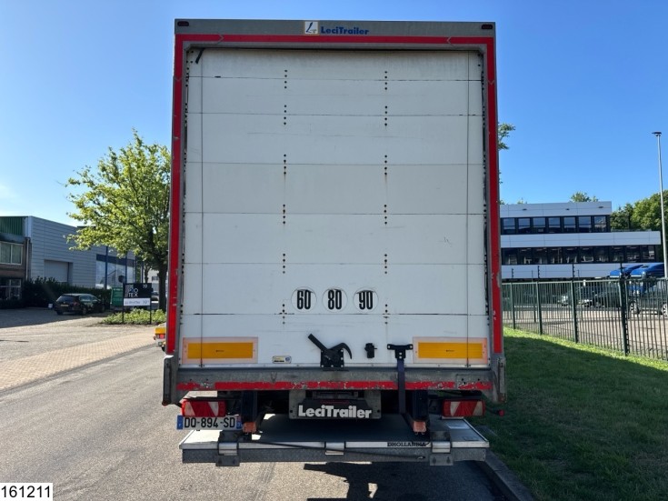 Lecitrailer gesloten bak