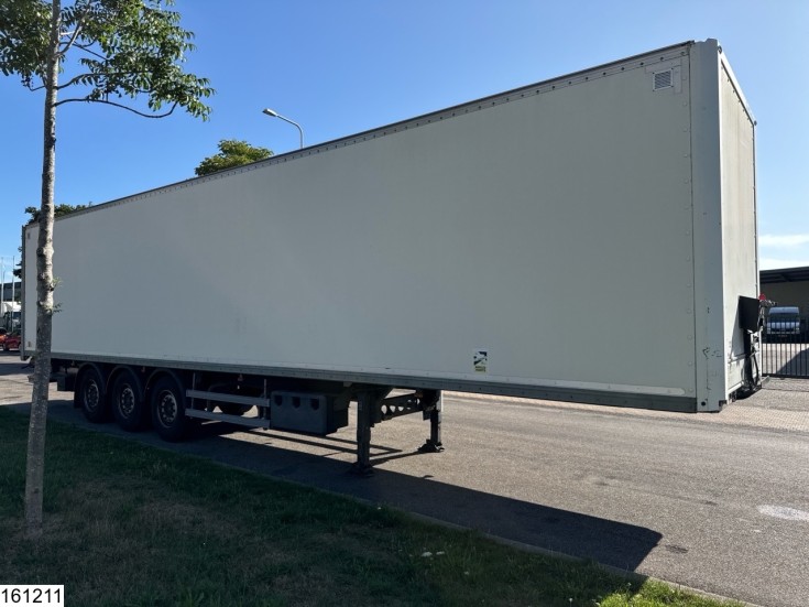 Lecitrailer gesloten bak