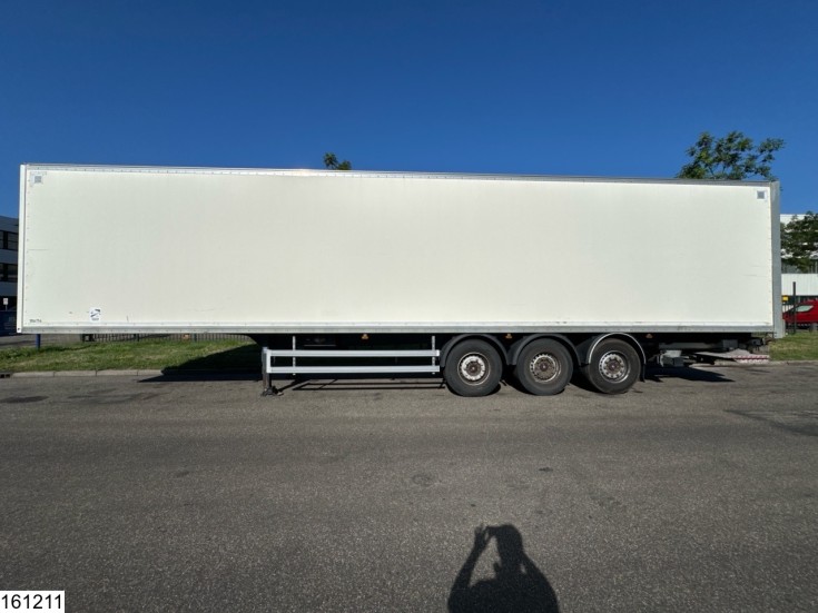 Lecitrailer gesloten bak