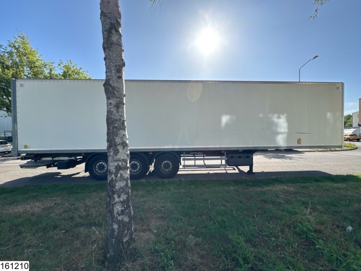 Lecitrailer gesloten bak