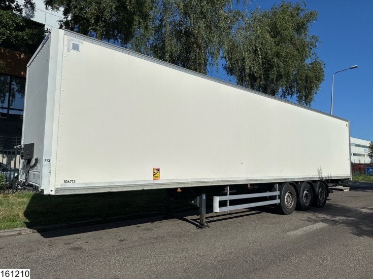 Lecitrailer gesloten bak