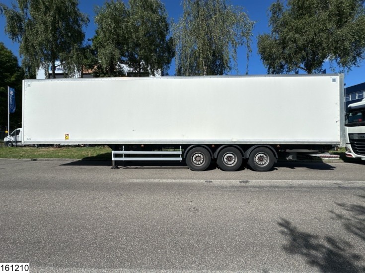 Lecitrailer gesloten bak