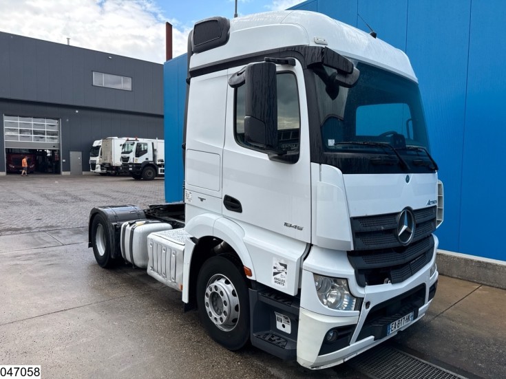 Mercedes Actros 1845