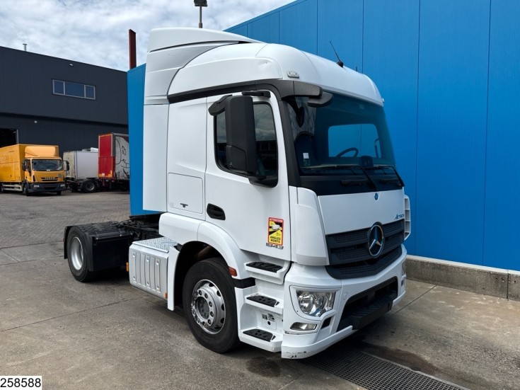 Mercedes Actros 1843