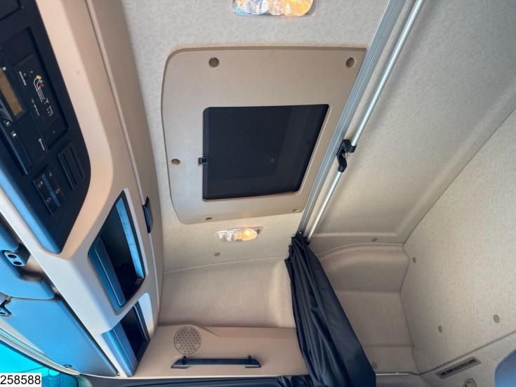 Mercedes Actros 1843