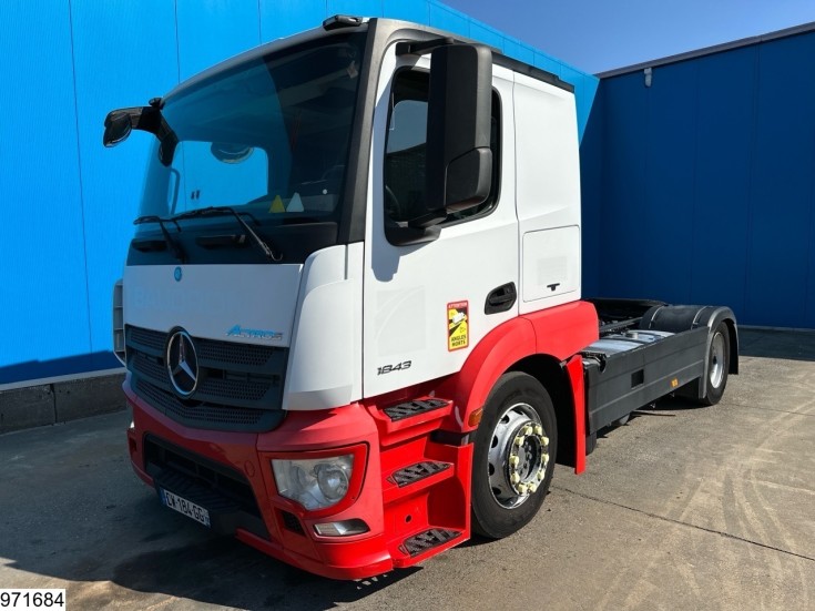 Mercedes Actros 1843