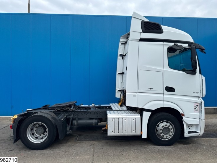 Mercedes Actros 1843