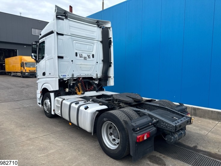 Mercedes Actros 1843
