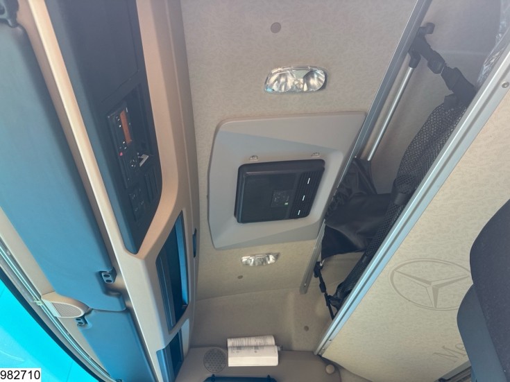 Mercedes Actros 1843