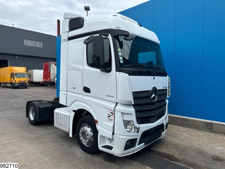 Mercedes Actros 1843
