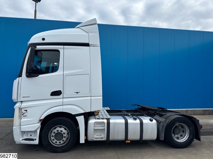 Mercedes Actros 1843