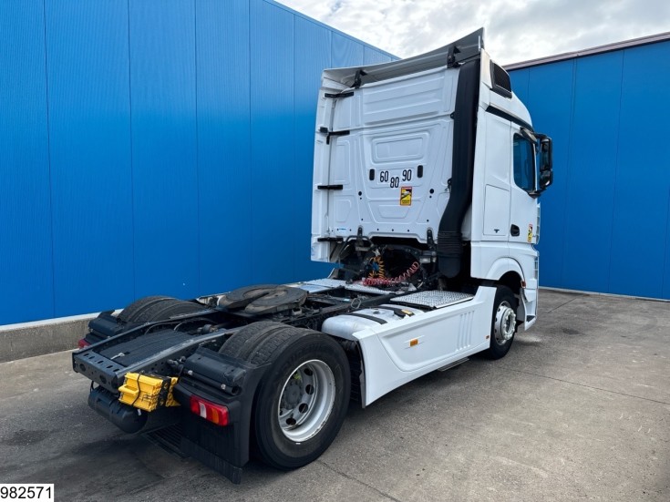 Mercedes Actros 1845