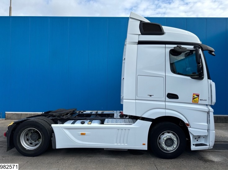 Mercedes Actros 1845