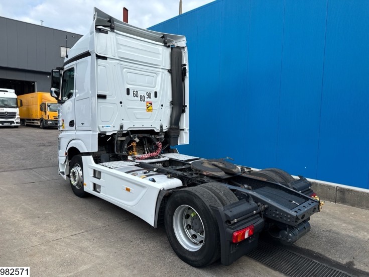Mercedes Actros 1845