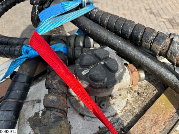 Universeel Pump, tank and hydraulic hoses