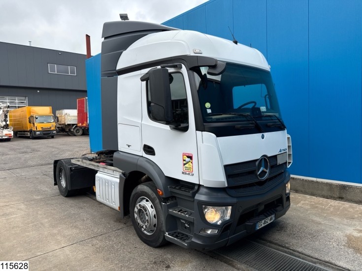 Mercedes Actros 1843