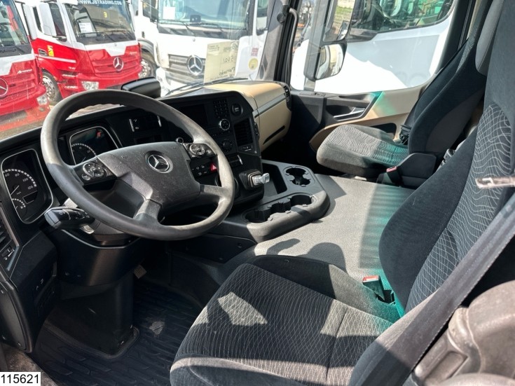 Mercedes Actros 1843