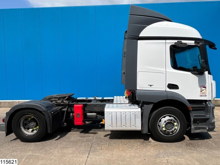 Mercedes Actros 1843