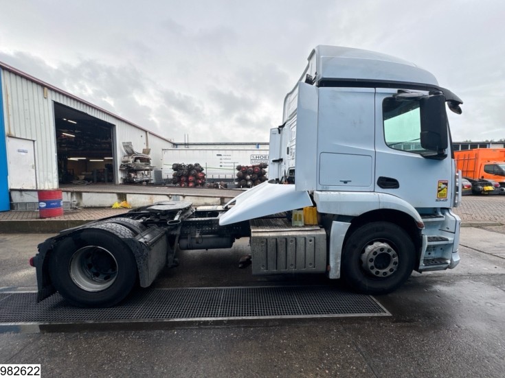 Mercedes Actros 1843