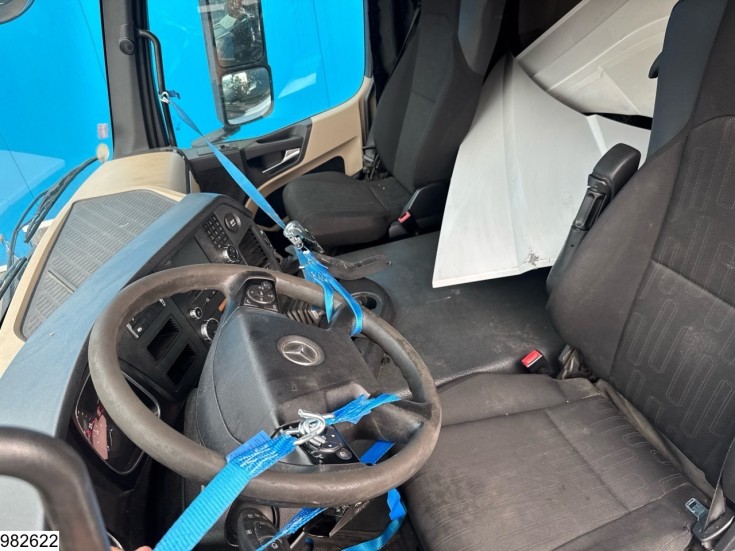 Mercedes Actros 1843