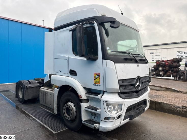 Mercedes Actros 1843