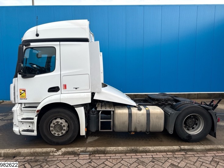Mercedes Actros 1843