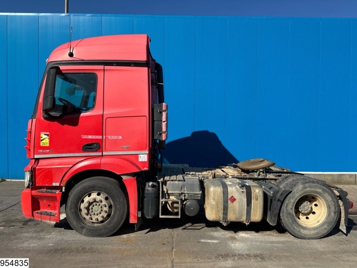 Mercedes Actros 1843