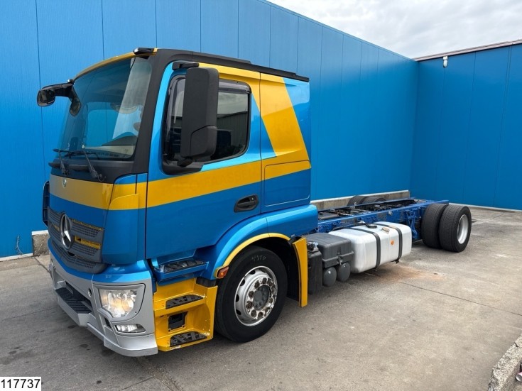 Mercedes Actros 1843