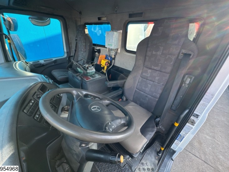 Mercedes Actros 3236