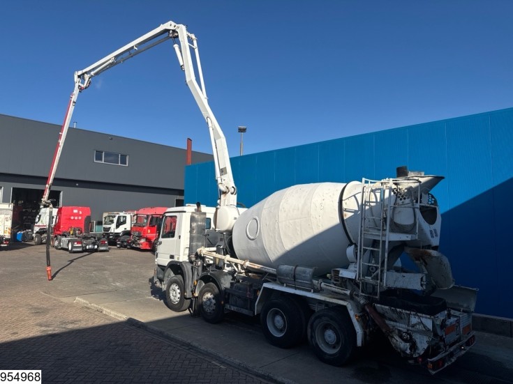 Mercedes Actros 3236