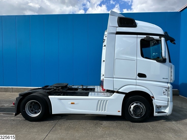Mercedes Actros 1845