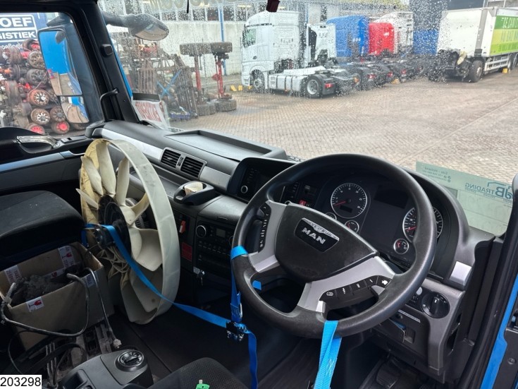 MAN TGX 24 440