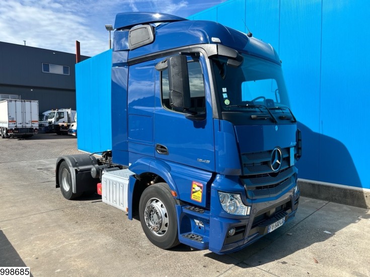Mercedes Actros 1845