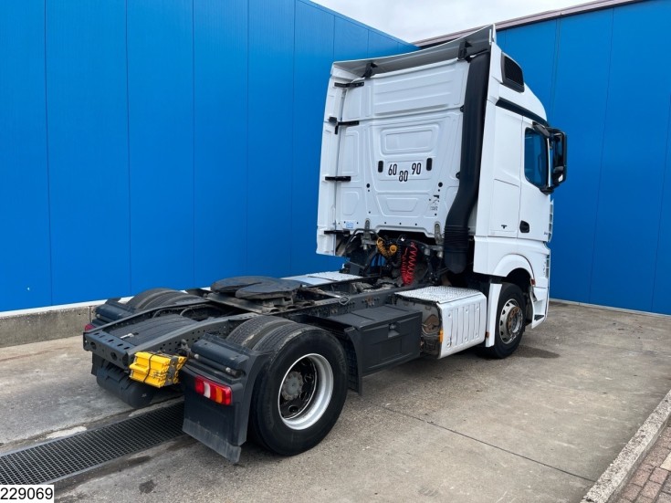 Mercedes Actros 1845