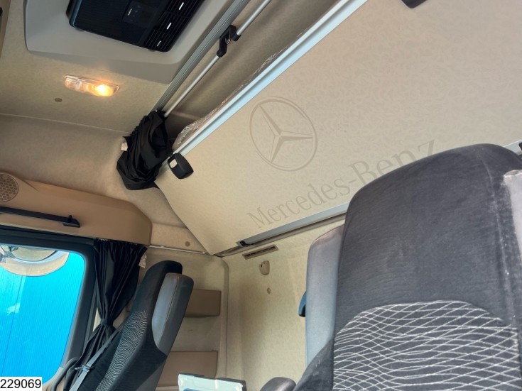 Mercedes Actros 1845