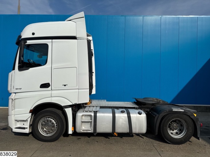 Mercedes Actros 1842