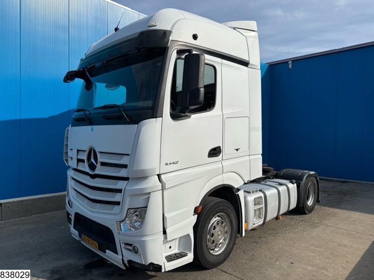 Mercedes Actros 1842