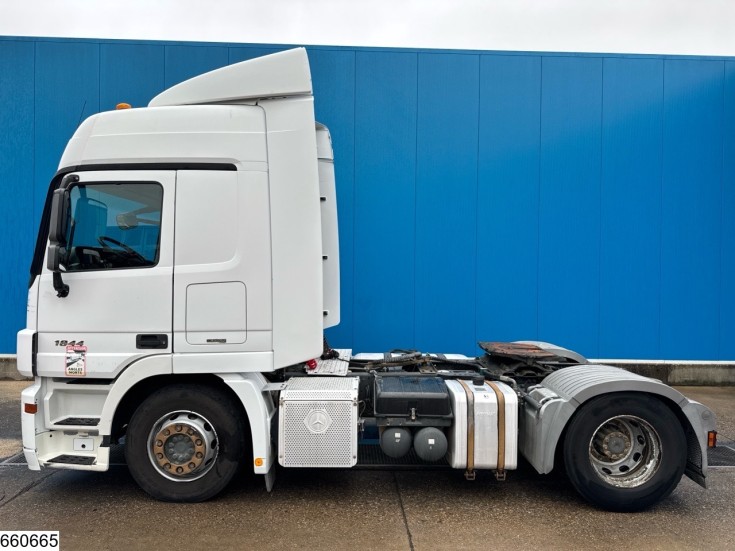 Mercedes Actros 1844