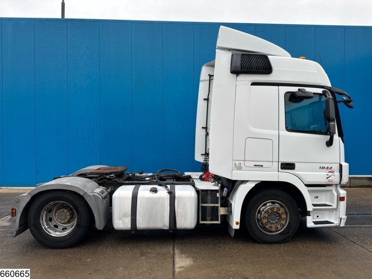 Mercedes Actros 1844