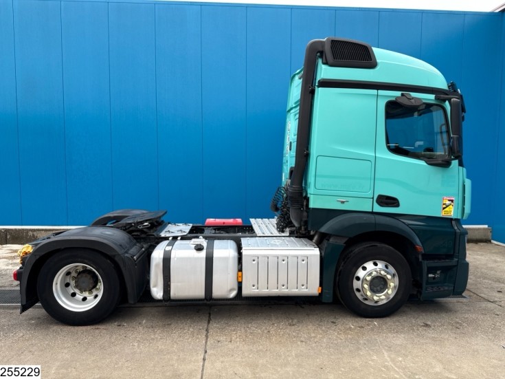 Mercedes Actros 1848