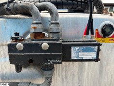 Hyva Tank, pump, hoses, control valve