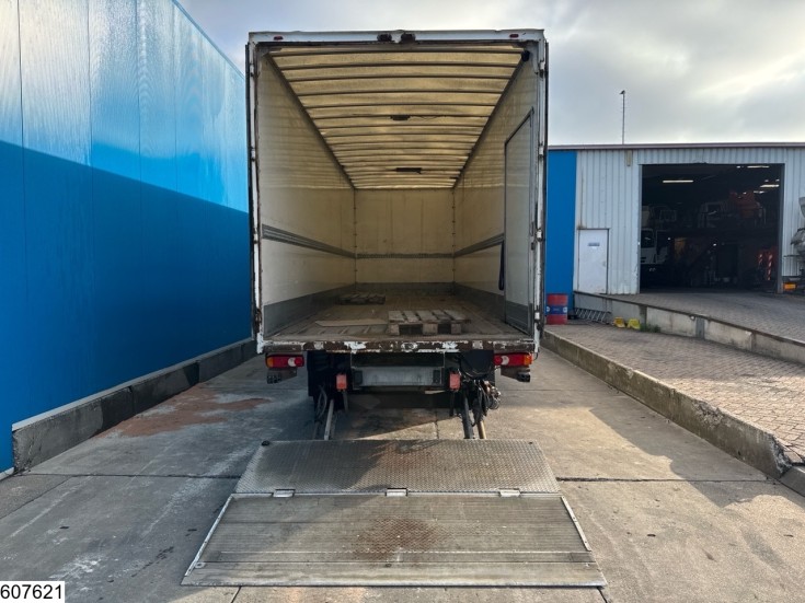 Iveco 180E28