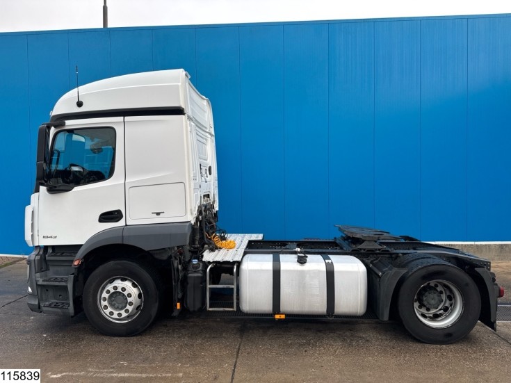Mercedes Actros 1843