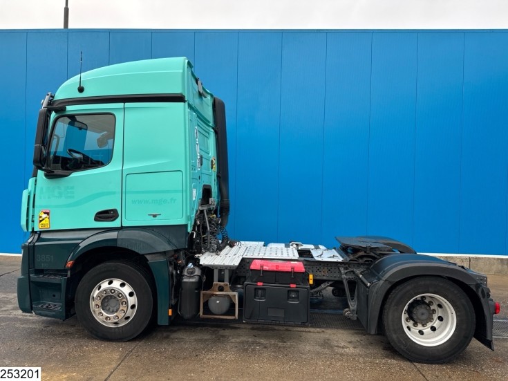 Mercedes Actros 1848