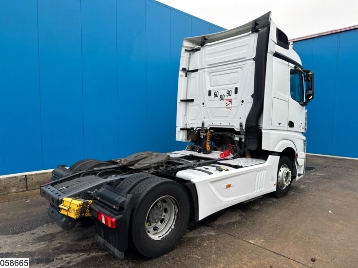 Mercedes Actros 1845