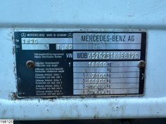 Mercedes 1820