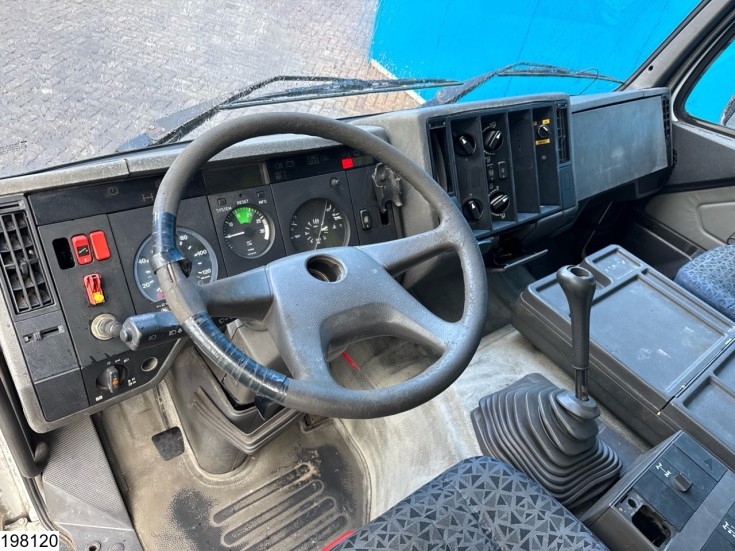 Mercedes 1820